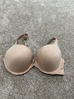 Victoria's Secret Smooth Contour Bra in Light Nude